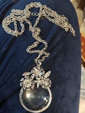 Vintage Magnifying Glass Pendant Necklace